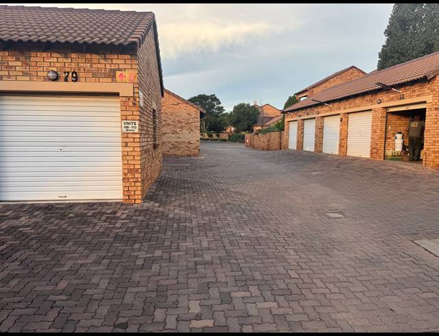 2 BEDROOM APARTMENT FOR SALE IN MOOIKLOOF RIDGE